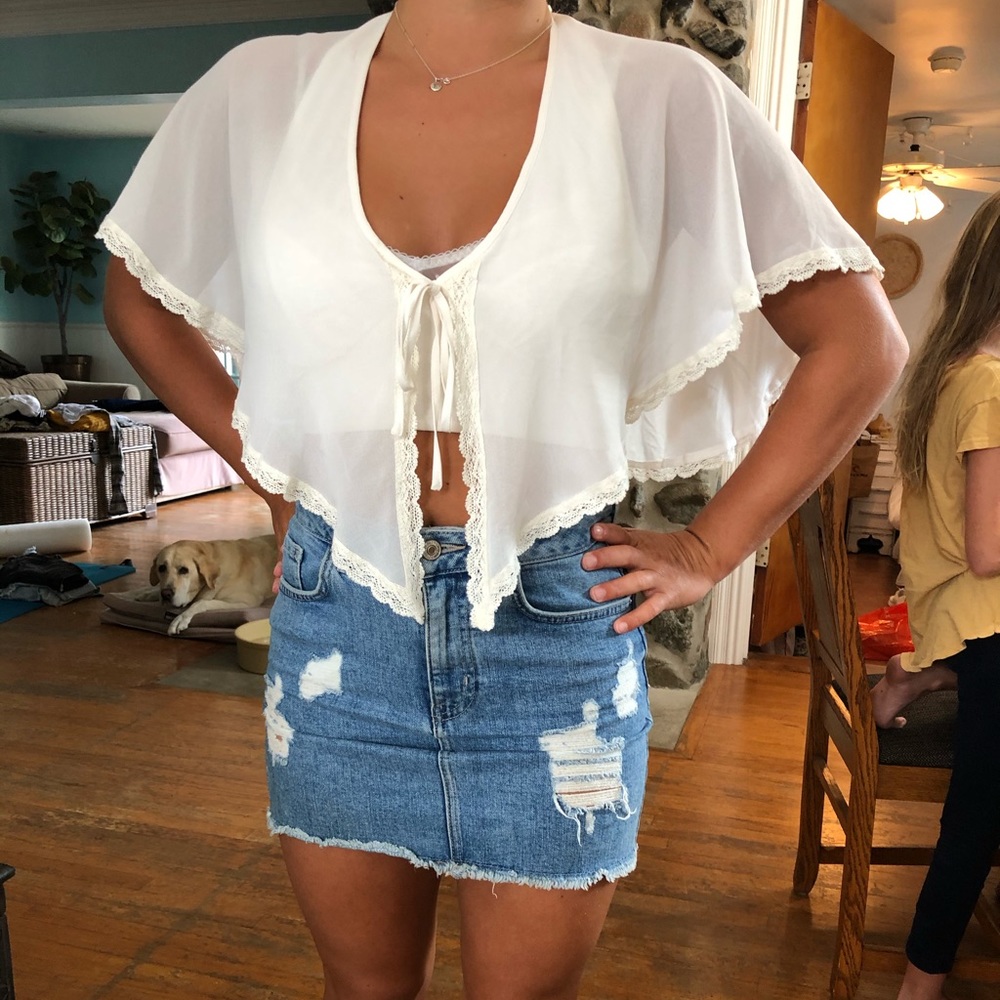 Pretty white float shirt